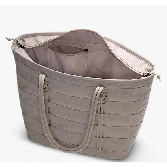 Nike RPM (26L) Gray Tote Bag (used once, like new) - Picture 3 of 9